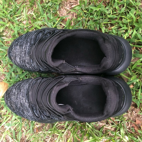 Size 9 MENS FILA SLIP ON TENNIS SHOES *clean* - Picture 6 of 11